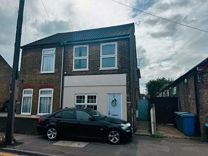 1 Bedroom Flat To Rent In London Road, Teynham, Sittingbourne, ME9