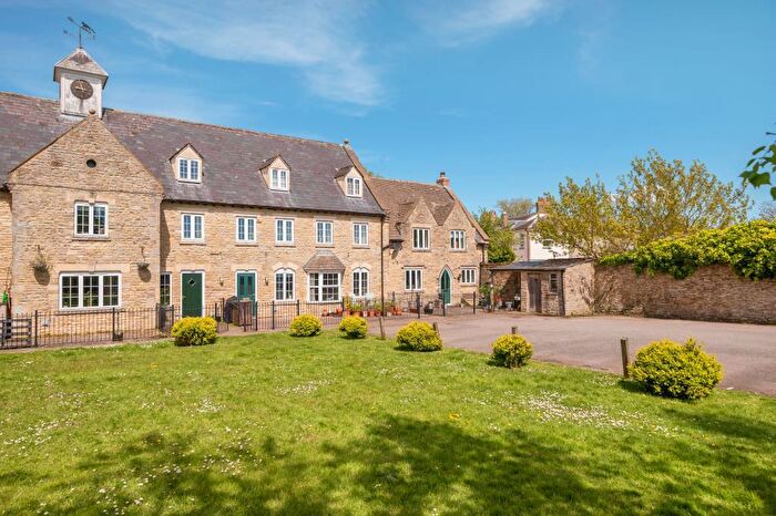 1 Bedroom Flat For Sale In Heathfield, Bletchingdon, Oxfordshire, OX5