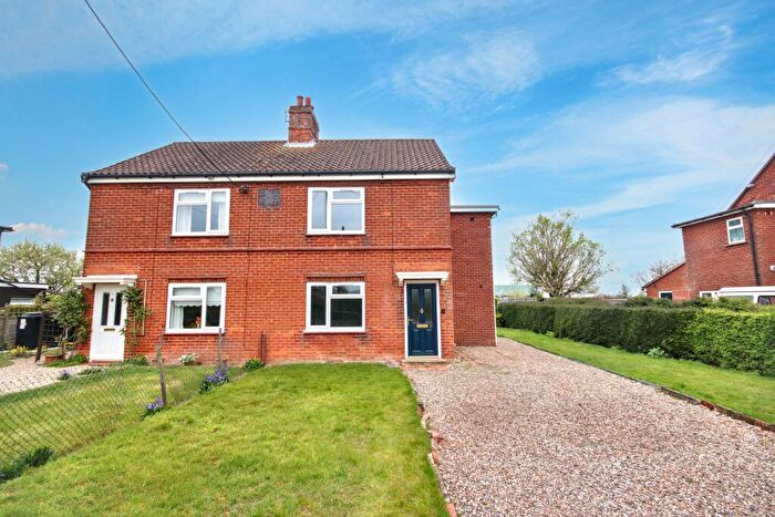3 Bedroom Semi-Detached House For Sale In Back Lane, Norfolk, PE32