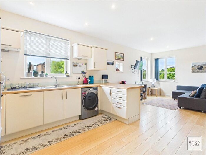 2 Bedroom Flat For Sale In Pavilion Way, Gosport, PO12