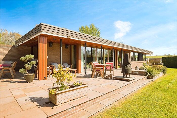 3 Bedroom Bungalow For Sale In Overton Road, Bangor-On-Dee, Wrexham, LL13