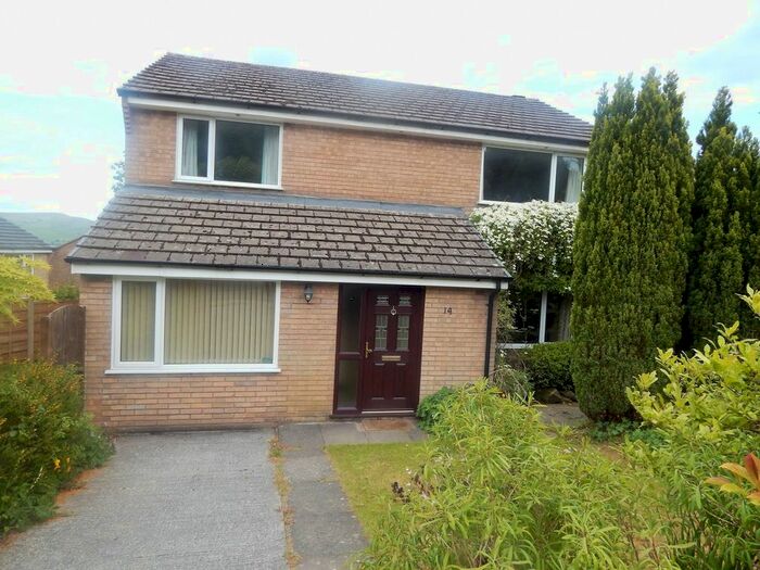 4 Bedroom Detached House To Rent In Linglongs Avenue, Whaley Bridge, High Peak SK23