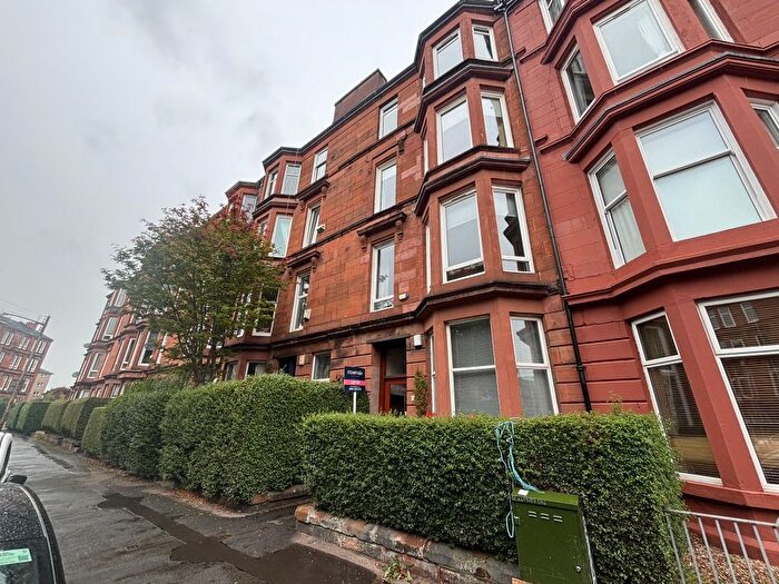 2 Bedroom Flat To Rent In Waverley Gardens, Shawlands, Glasgow, G41
