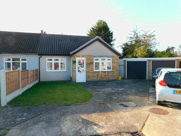 2 Bedroom Semi-Detached Bungalow To Rent In Woodlow, Hadleigh SS7