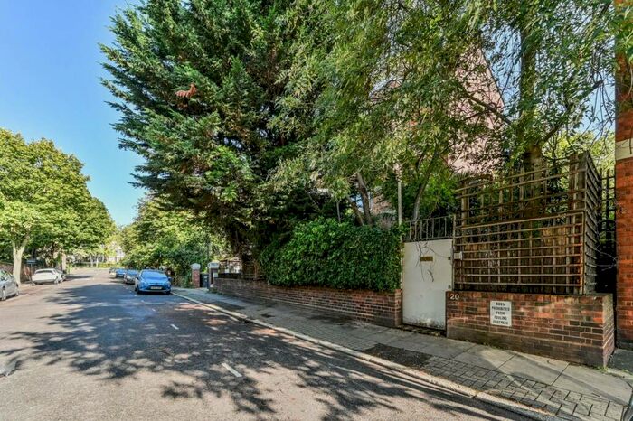 2 Bedroom Maisonette To Rent In Northampton Street, Islington, London, N1