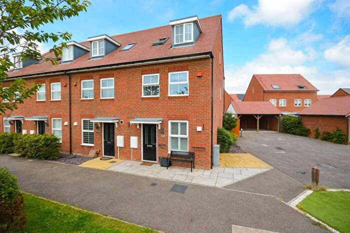 4 Bedroom End Of Terrace House For Sale In Woodpecker Way, Hythe, CT21