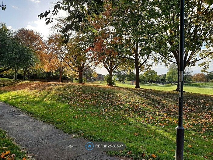 2 Bedroom Flat To Rent In Sackville Close, Cambridge, CB4