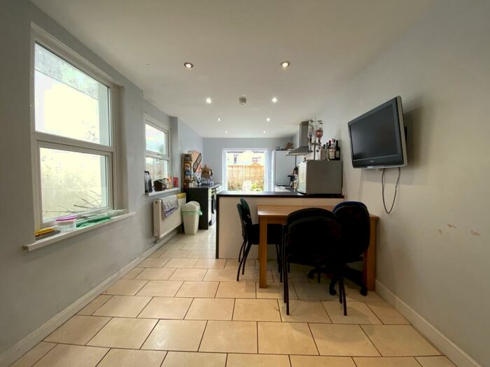 4 Bedroom Terraced House To Rent In Sapphire Street, Adamsdown, CF24