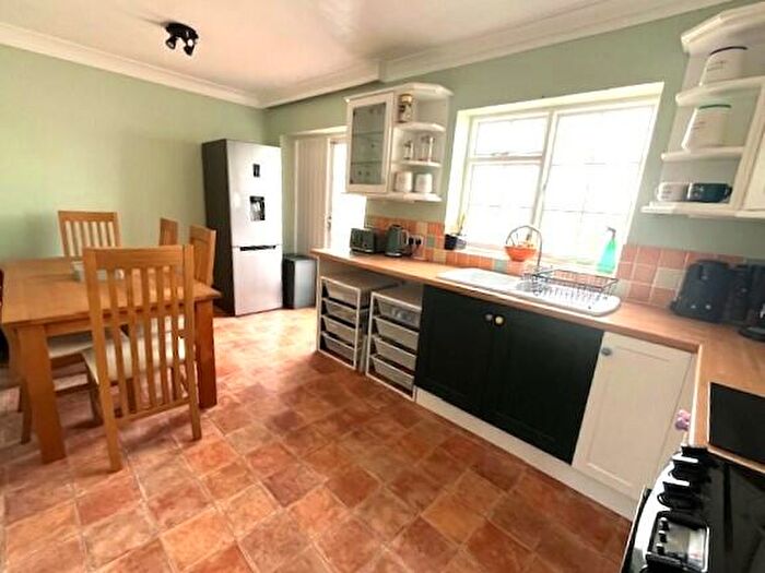 3 Bedroom End Of Terrace House For Sale In Coppice Lane, Selsey, PO20