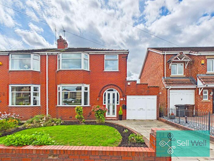 3 Bedroom Semi-Detached House For Sale In Chaddock Lane, Worsley, Manchester, M28