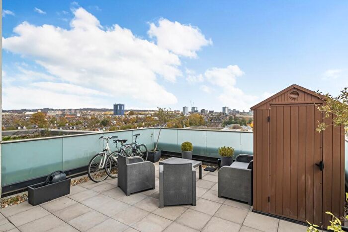 2 Bedroom Flat To Rent In Albert Road, London, NW6