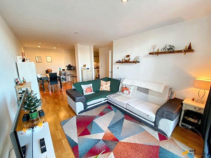2 Bedroom Apartment For Sale In Rice Street, Castlefield, M3