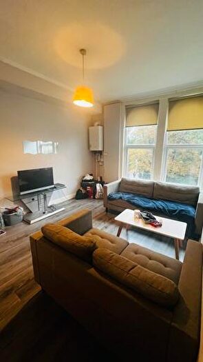 4 Bedroom House To Rent In St Michaels Road, Leeds, LS6