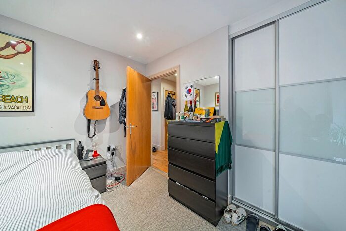 2 Bedroom Flat For Sale In Hillyard Street, London, SW9