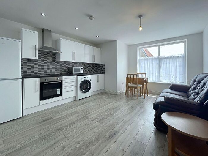 1 Bedroom Flat To Rent In City Road, Roath, CF24