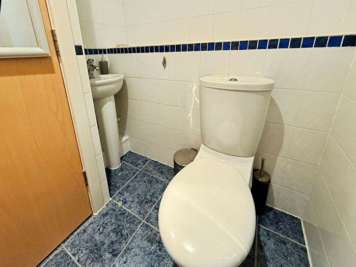 2 Bedroom Flat To Rent In Albion Street, Leeds, West Yorkshire, LS2