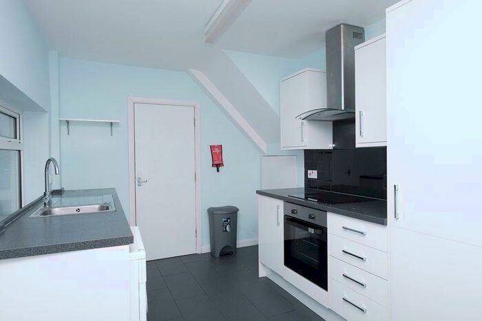 4 Bedroom House Of Multiple Occupation To Rent In Southall Avenue, Brighton, BN2