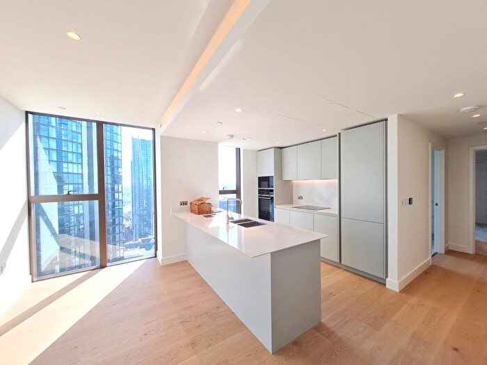 2 Bedroom Apartment To Rent In Harcourt Tower, Canary Wharf, London, E14