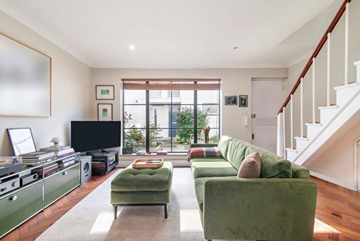 2 Bedroom Property For Sale In Red Anchor Close, Chelsea, SW3