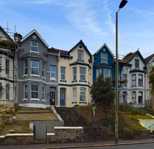 1 Bedroom Flat To Rent In Saltash Road, Plymouth, Devon, PL2