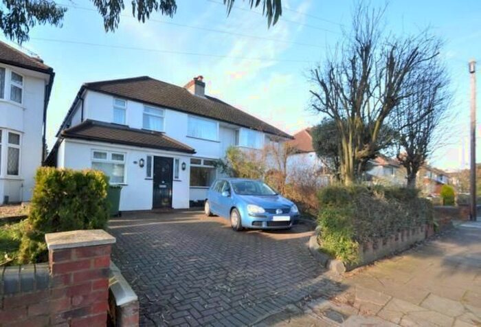 4 Bedroom Semi-Detached House To Rent In Gurney Court Road, St. Albans, Hertfordshire, AL1