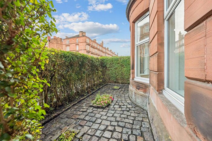 2 Bedroom Flat For Sale In Minard Road, Flat /, Shawlands, Glasgow, G41
