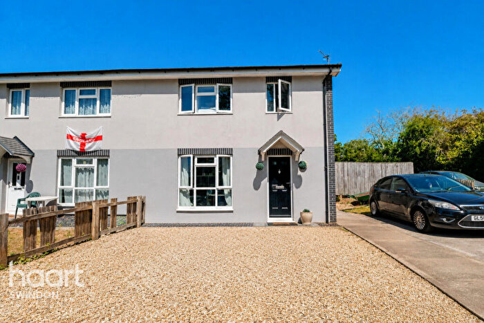 4 Bedroom Semi-Detached House For Sale In Tovey Road, Swindon, SN2
