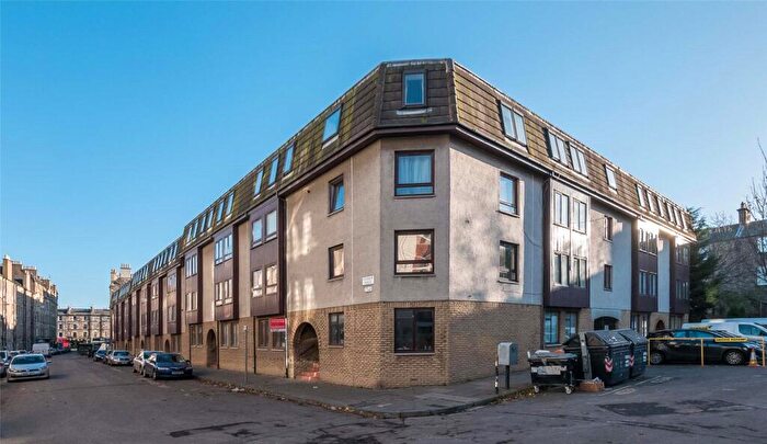 1 Bedroom Flat To Rent In Lochrin Place, Edinburgh, EH3