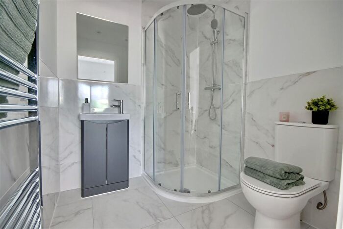 2 Bedroom Flat For Sale In Mumby Road, Gosport, PO12