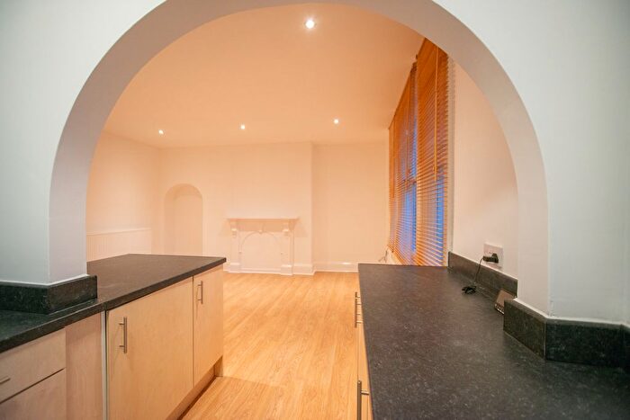 1 Bedroom Flat To Rent In Marlborough Avenue, Princes Avenue, Hull, HU5