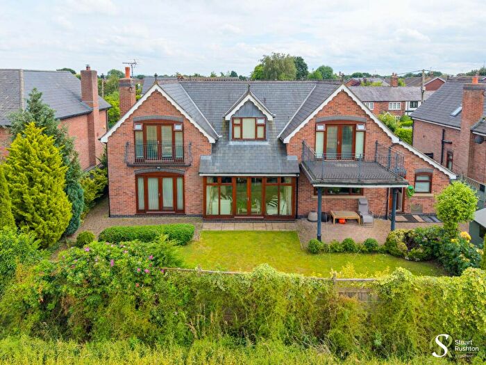 4 Bedroom Detached House For Sale In Pickmere Lane, Wincham, CW9