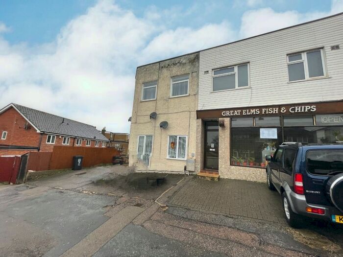 2 Bedroom Flat To Rent In Great Elms Road, Hemel Hempstead, Hertfordshire, HP3