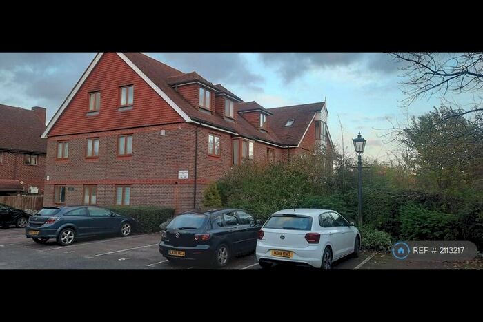 2 Bedroom Flat To Rent In Stanford Court, Maidenbower, Crawley, RH10