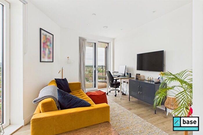 1 Bedroom Flat To Rent In Beck Square, London, E10