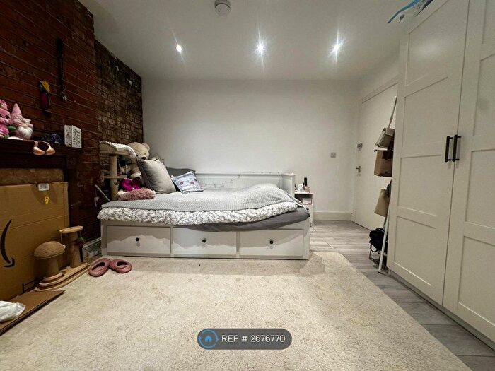 Studio To Rent In Portswood Road, Southampton, SO17