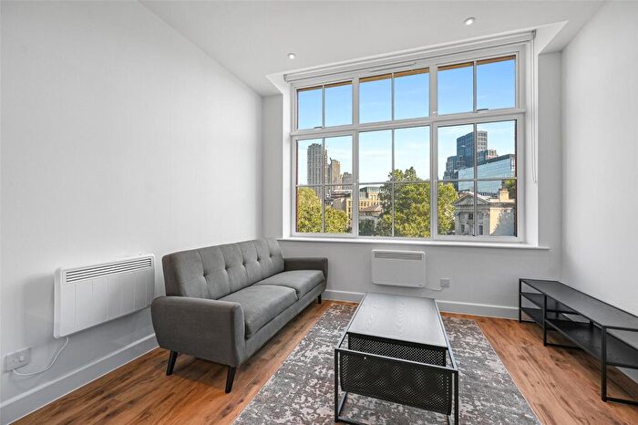 1 Bedroom Apartment To Rent In West Smithfield, London, EC1A