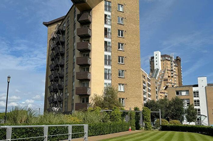2 Bedroom Flat To Rent In Millennium Harbour, Westferry Road, E14