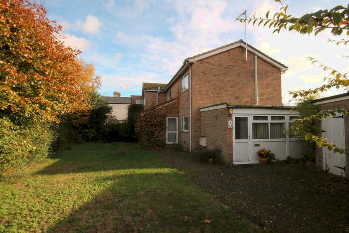 3 Bedroom Link Detached House For Sale In St Johns Road, Moggerhanger, Bedford, MK44
