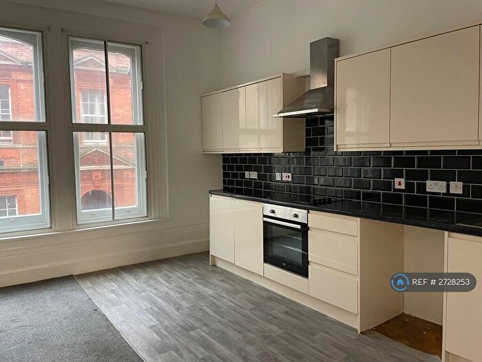 1 Bedroom Flat To Rent In Grace Hill, Folkestone, CT20