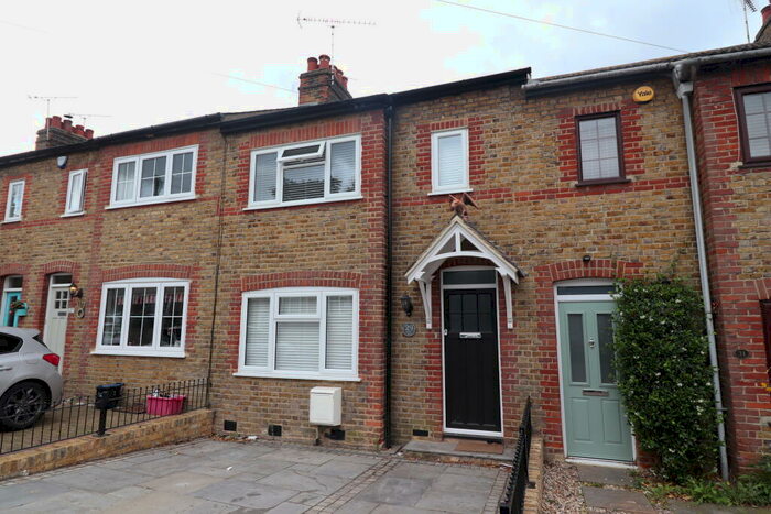 2 Bedroom House To Rent In Kings Chase, Brentwood, CM14