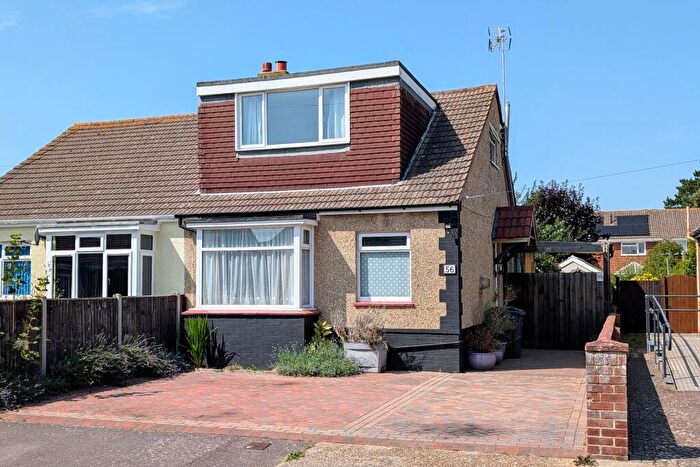 3 Bedroom Semi-Detached Bungalow For Sale In Gorran Avenue, Gosport, PO13