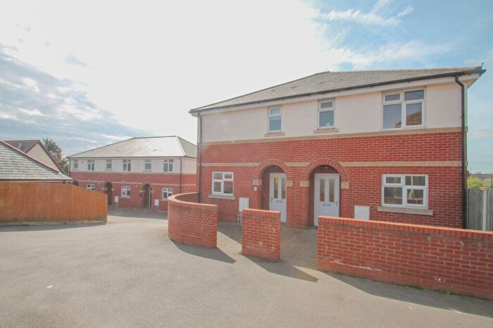 2 Bedroom Semi-Detached House To Rent In Harwich Grove, Colchester, CO4