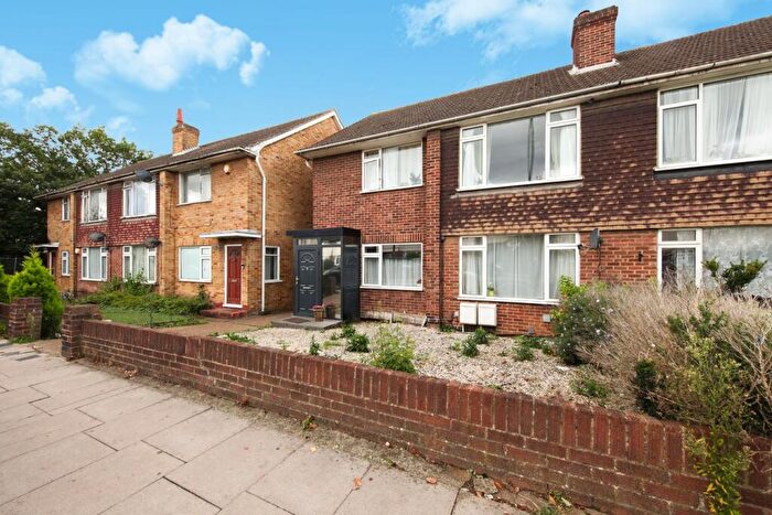 2 Bedroom Maisonette For Sale In Wide Way, Mitcham, CR4