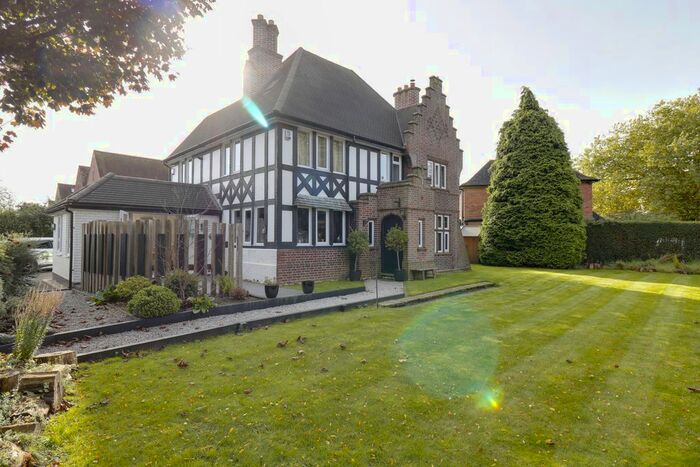 4 Bedroom Detached House To Rent In Friary Avenue, Lichfield, WS13