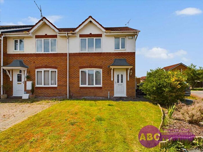 3 Bedroom Semi-Detached House To Rent In Norwich Drive, Great Sutton, CH66