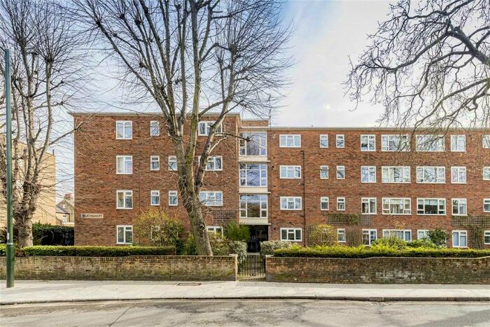 3 Bedroom Flat To Rent In Friars Stile Road, Richmond, TW10