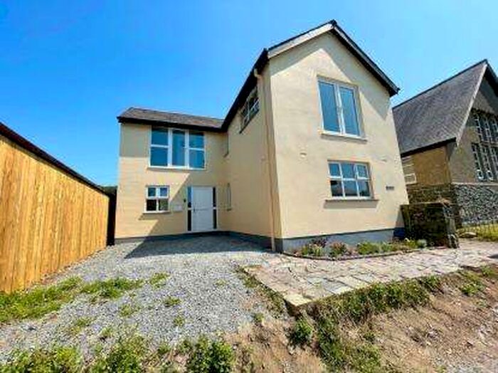 Houses for sale in Criccieth, Gwynedd