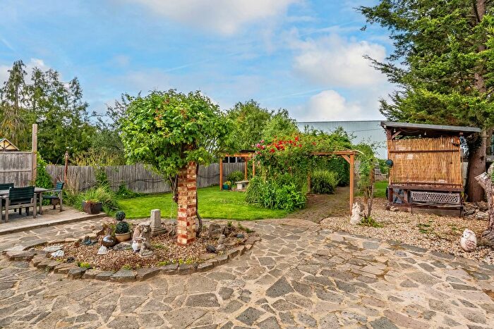 2 Bedroom Detached House For Sale In Station Road, Edenbridge, Kent, TN8