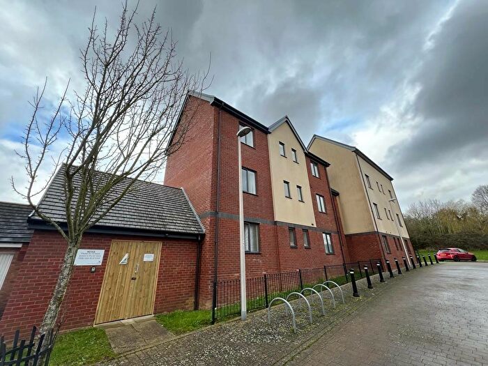 2 Bedroom Flat For Sale In Kirkistown Close, Rugby, Warwickshire, CV21
