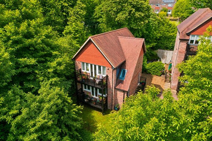 1 Bedroom Maisonette For Sale In Lower Hanger, Haslemere, Surrey, GU27